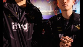 【黑马】OMG战队异军突起，超越诸多豪门，暂列积分榜第四位。